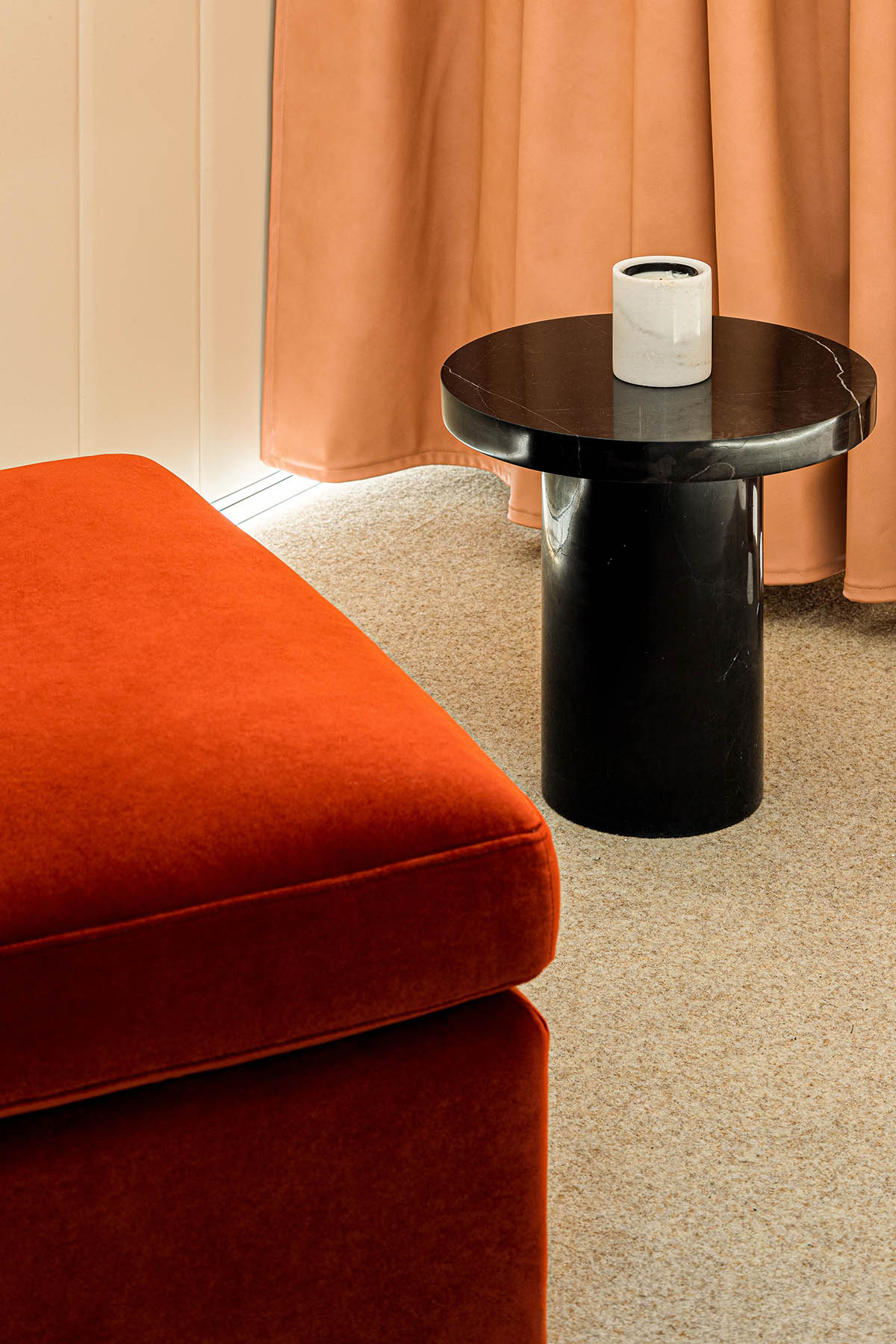 Interiors of boutique feature changeable structural systems generating different catwalk routes