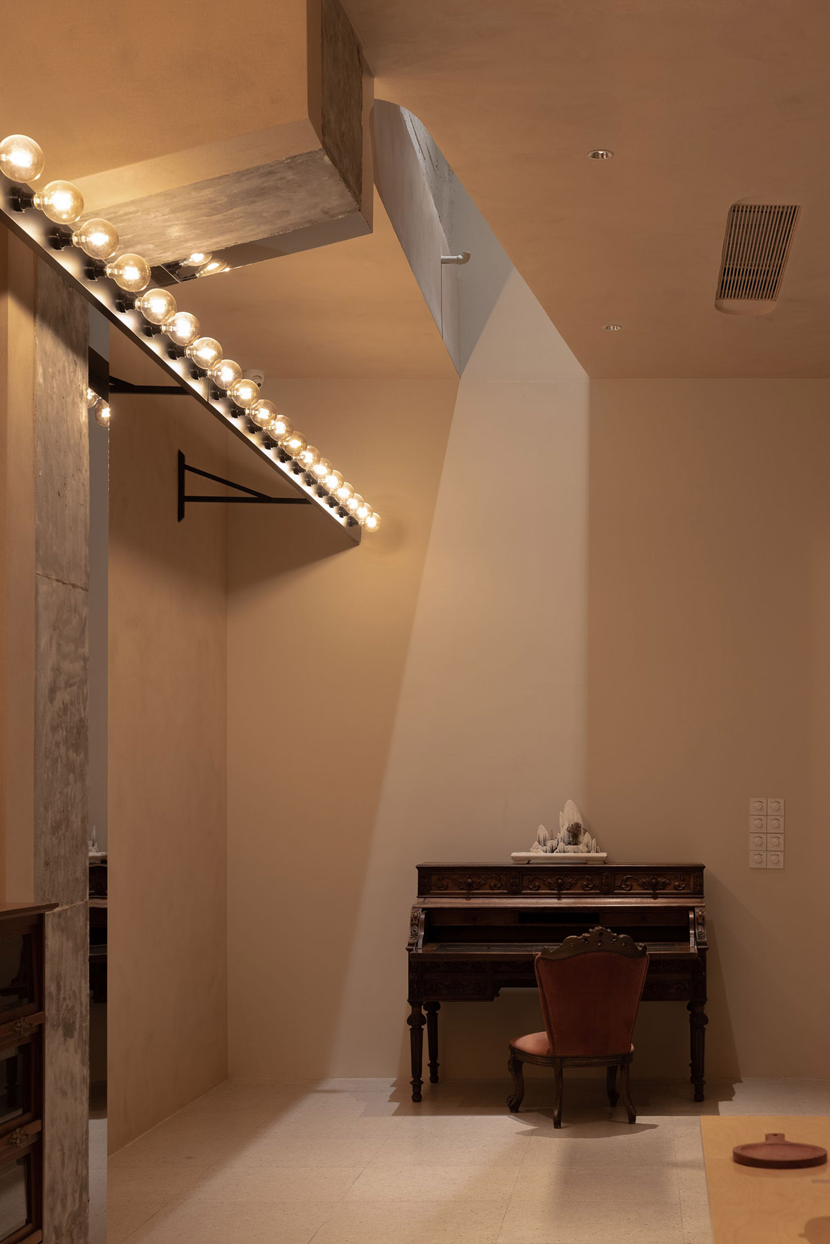 lialawlab converts old industrial building into a gallery space with 33-meter-long turned ramp