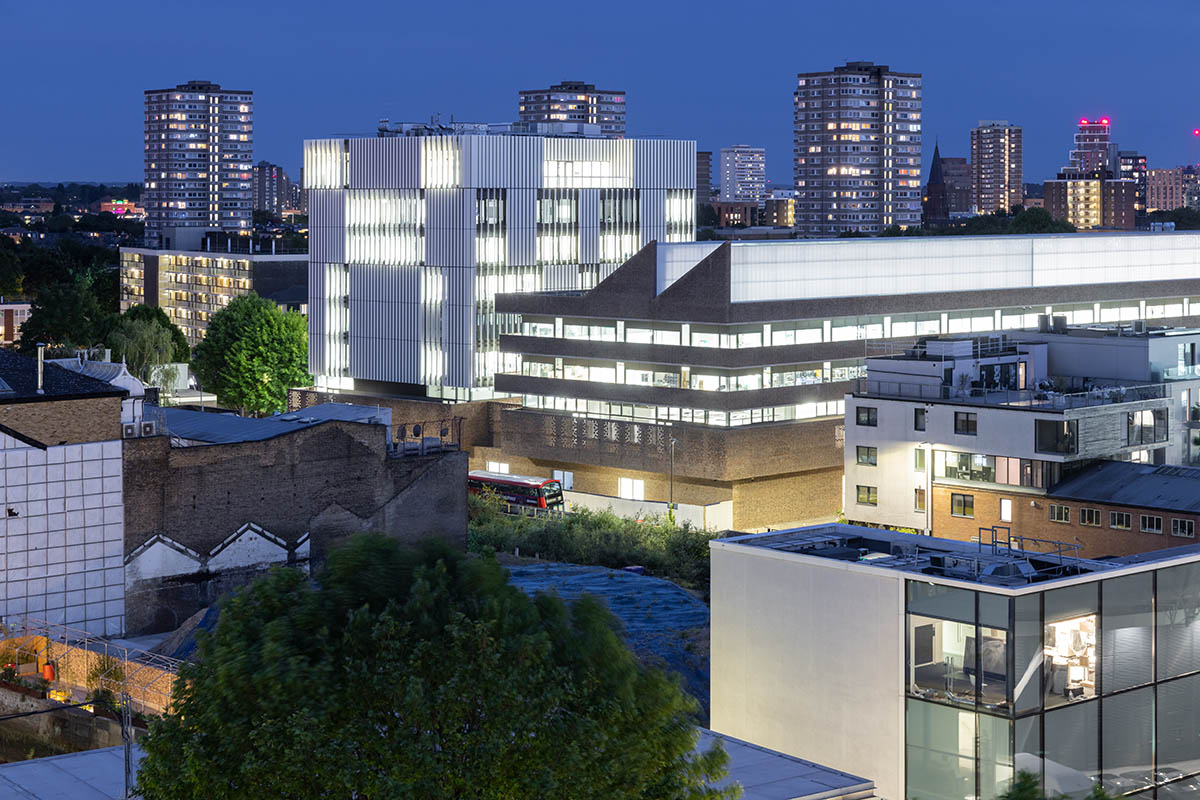 Herzog & de Meuron завершает строительство нового кампуса Королевского колледжа искусств в Баттерси, Лондон