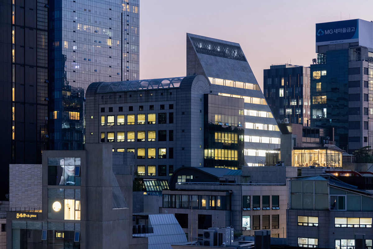 More photographs revealed for Herzog & de Meuron's monolithic ST SongEun Building in Seoul 