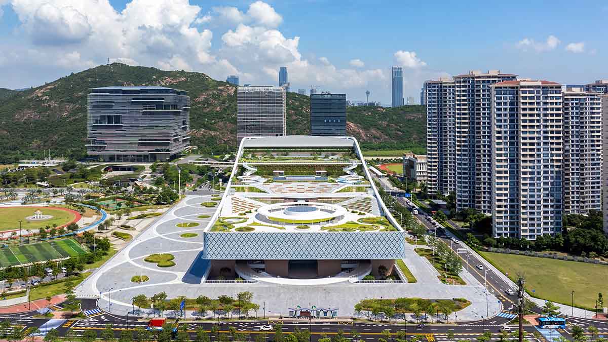 Culture and art complex features three mega arches that serve as a gateway to the city in Zhuhai