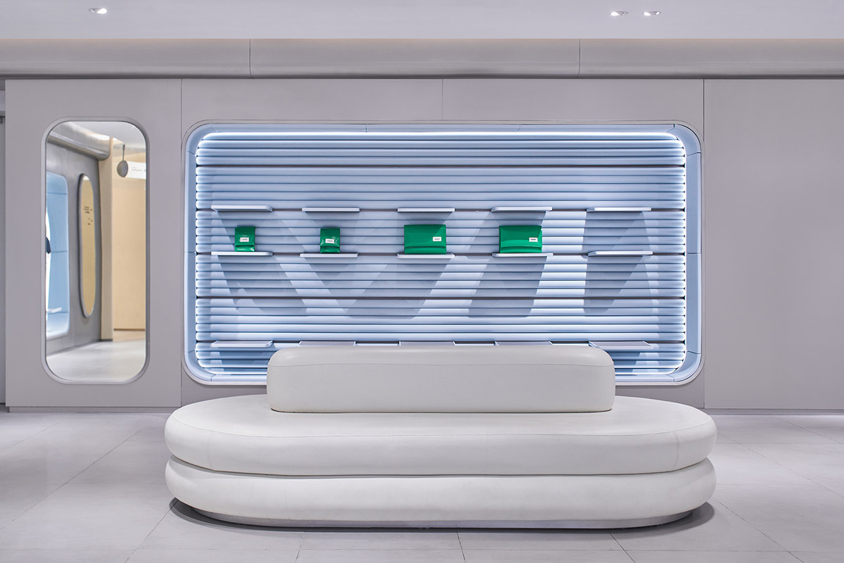 Leaping Creative creates spaceship-like store with tech-integrated elements in Shanghai 