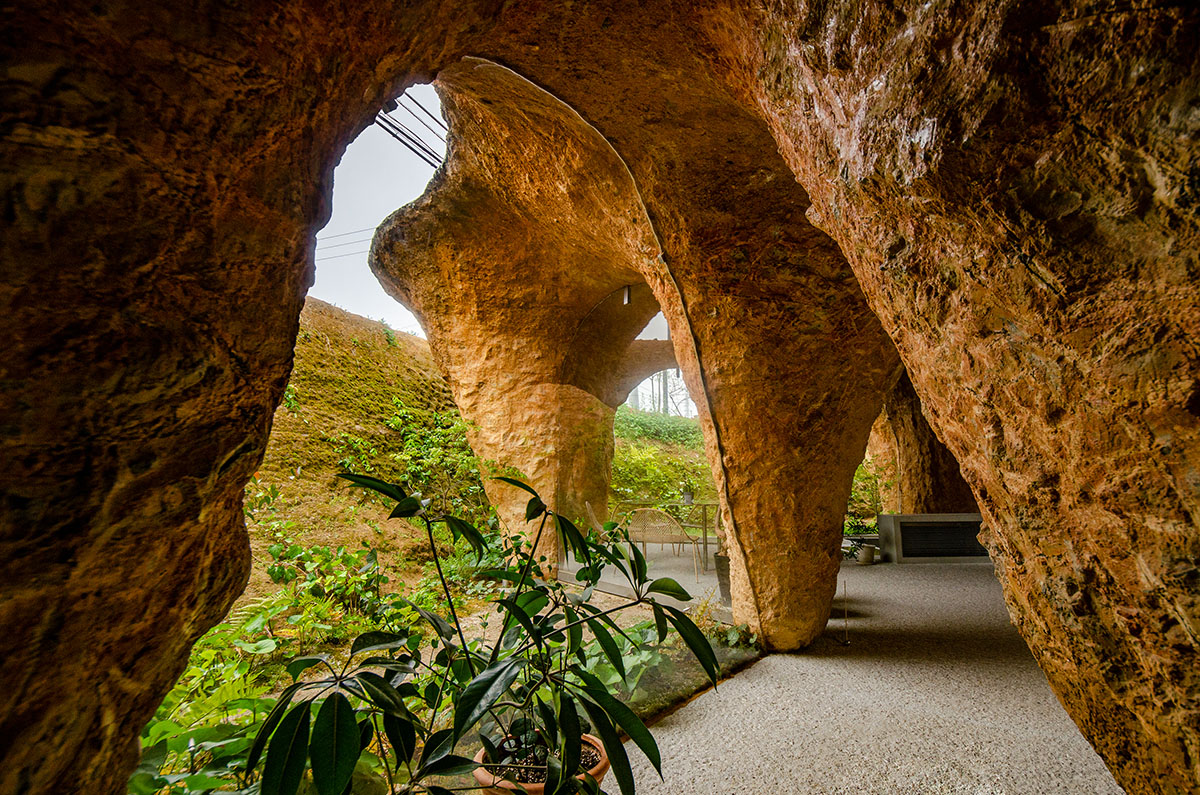 Junya.Ishigami+Associates reveals cave-like house and restaurant in earth form in Japan 