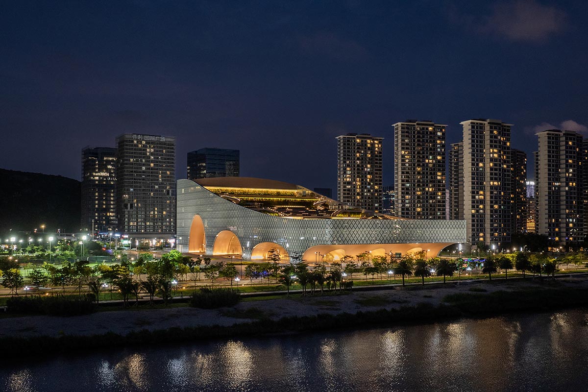 Culture and art complex features three mega arches that serve as a gateway to the city in Zhuhai