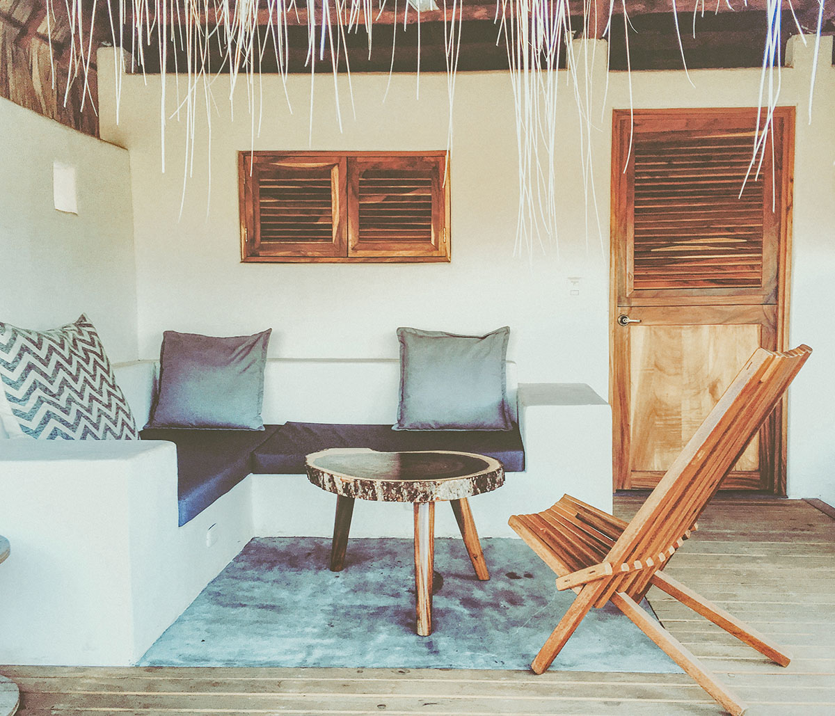 This new boutique hotel proposes warm environment with thatched roofs on Pacific Coast of Guatemala