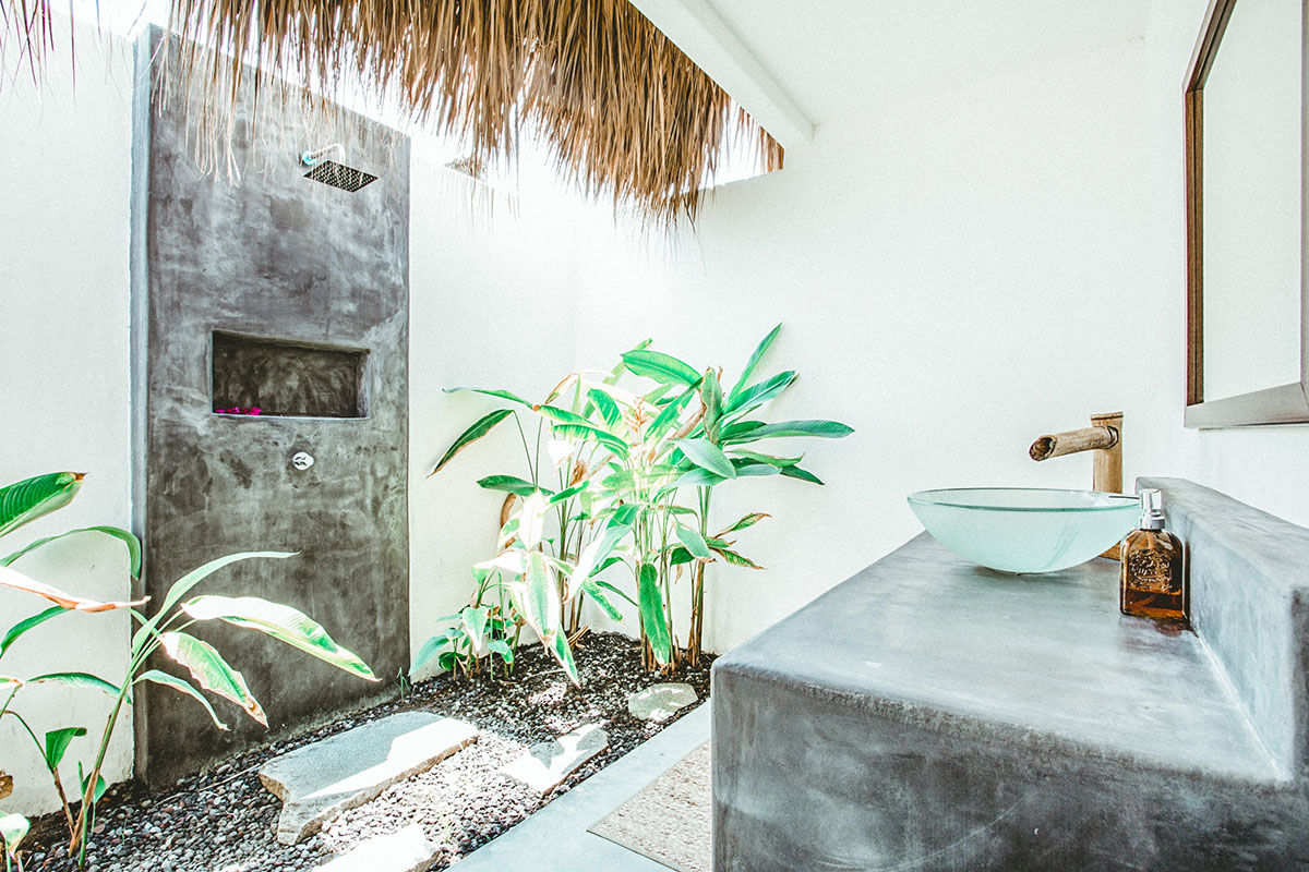 This new boutique hotel proposes warm environment with thatched roofs on Pacific Coast of Guatemala