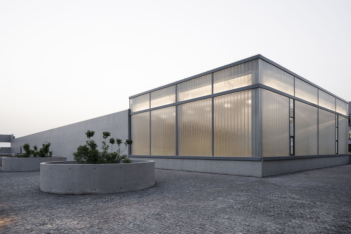 y.ad studio completes production center for clothing industry in Cangzhou, China