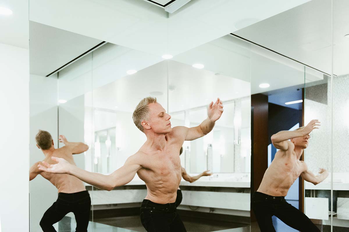 Choreographer Jacob Jonas combines art and dance through architectural backdrops