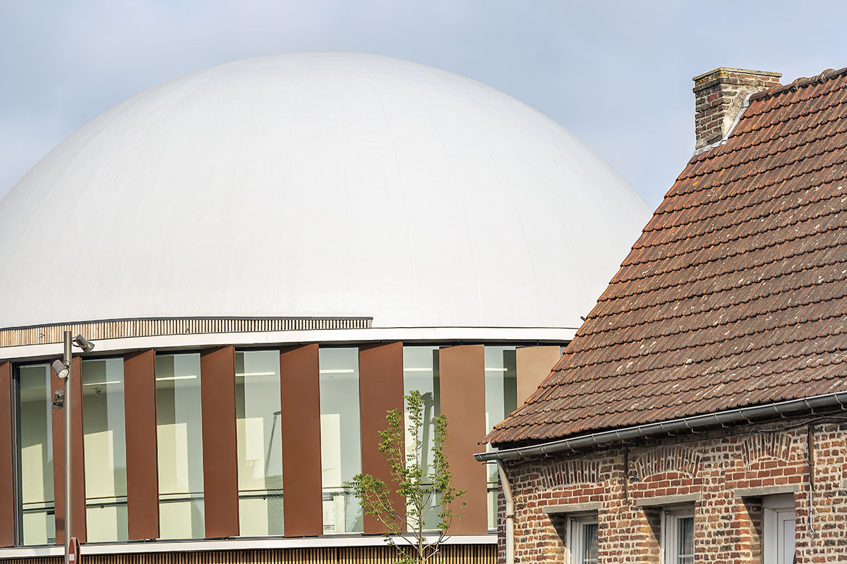 Snøhetta completes elliptical planetarium and observatory in northern France