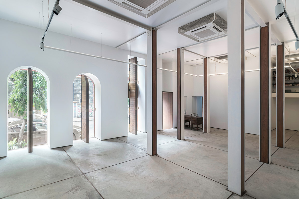 SquareWorks converts former Victorian Gothic style building into an art gallery in Mumbai 