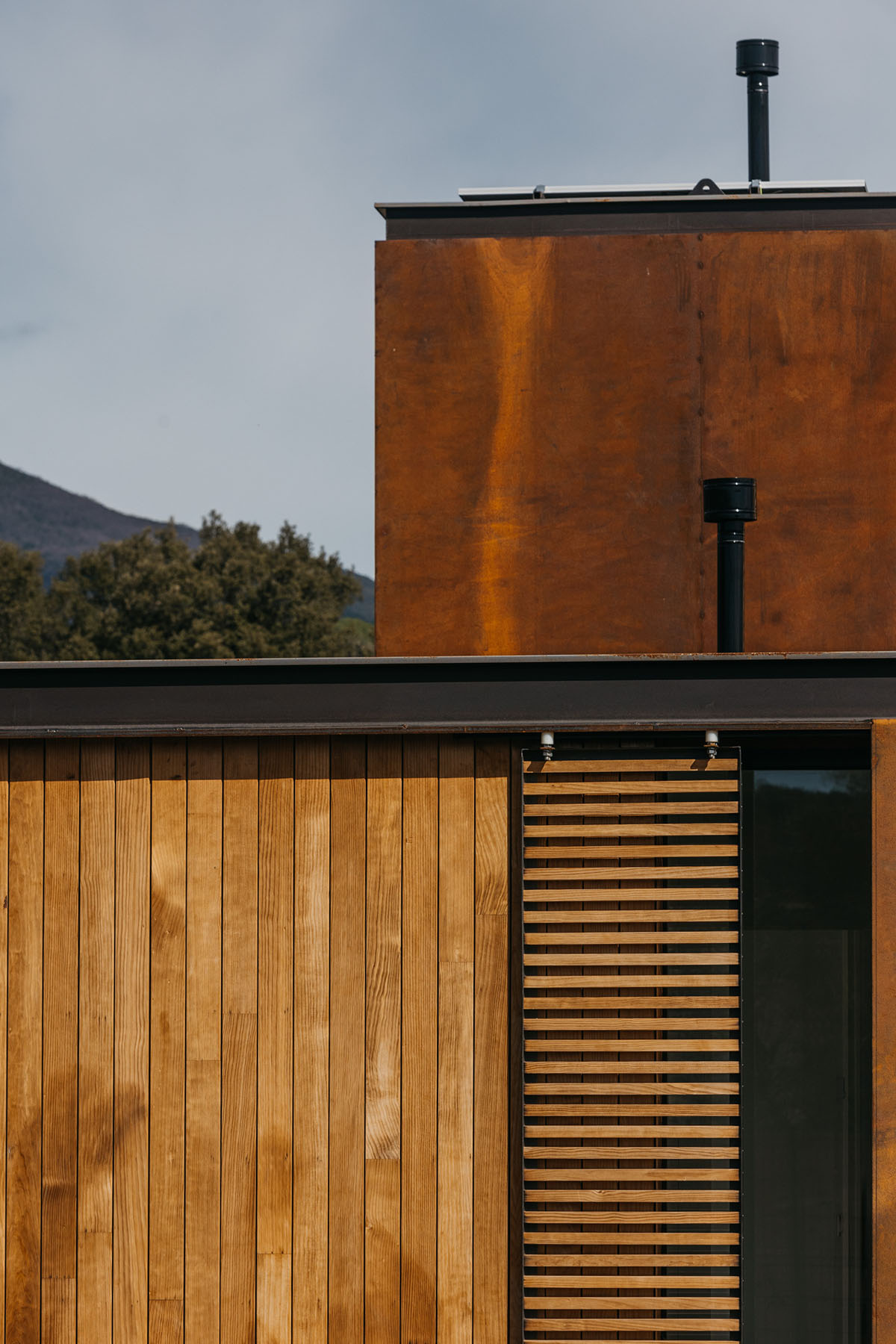 Delavegacanolasso Completes Corten Steel House In Barcelona