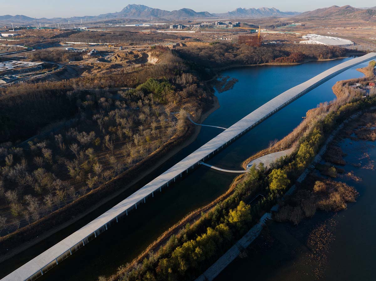 Junya Ishigami+Associates built one-kilometre-long museum on a manmade lake in China 