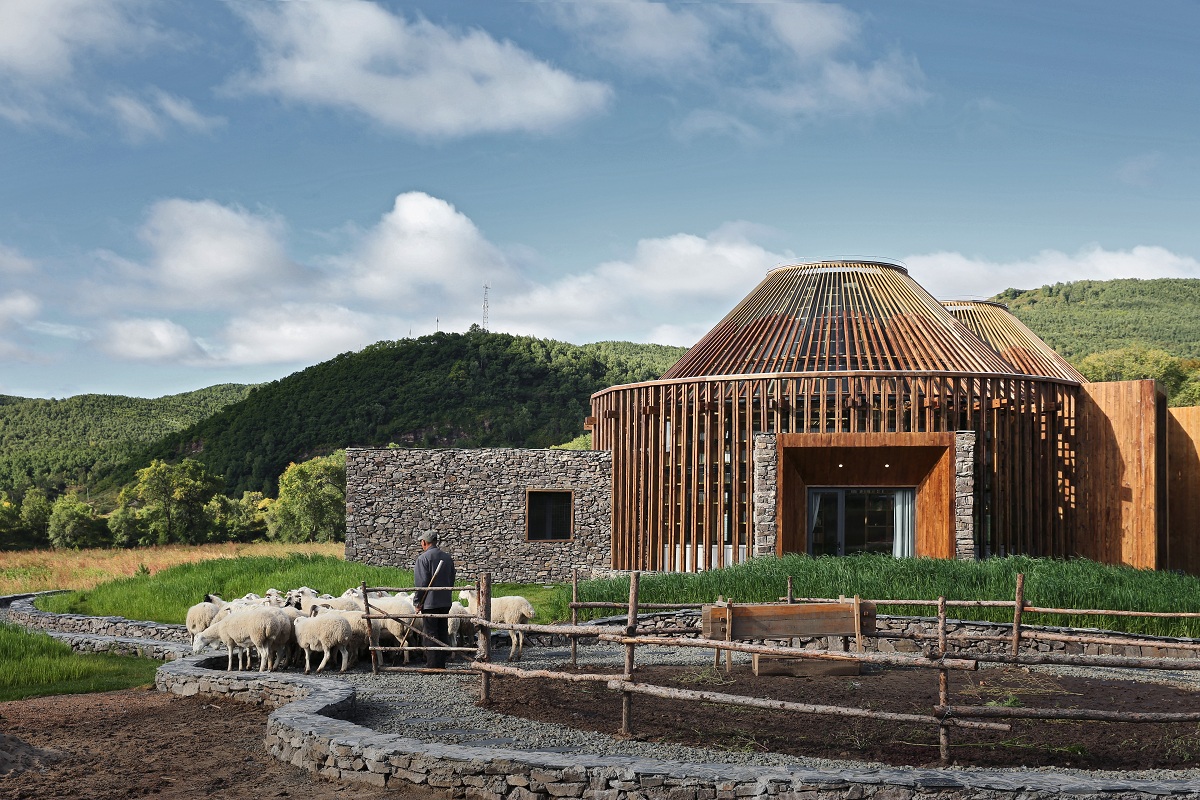 HDD Designed a Mongolian Yurt-Shaped Architecture in a Grassland in China