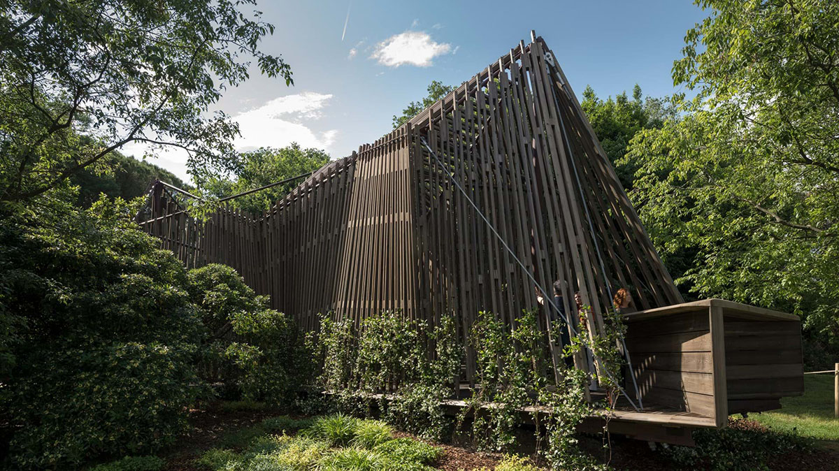Foster+Partners' tent-like wooden chapel opened at the Vatican Pavilion in Venice