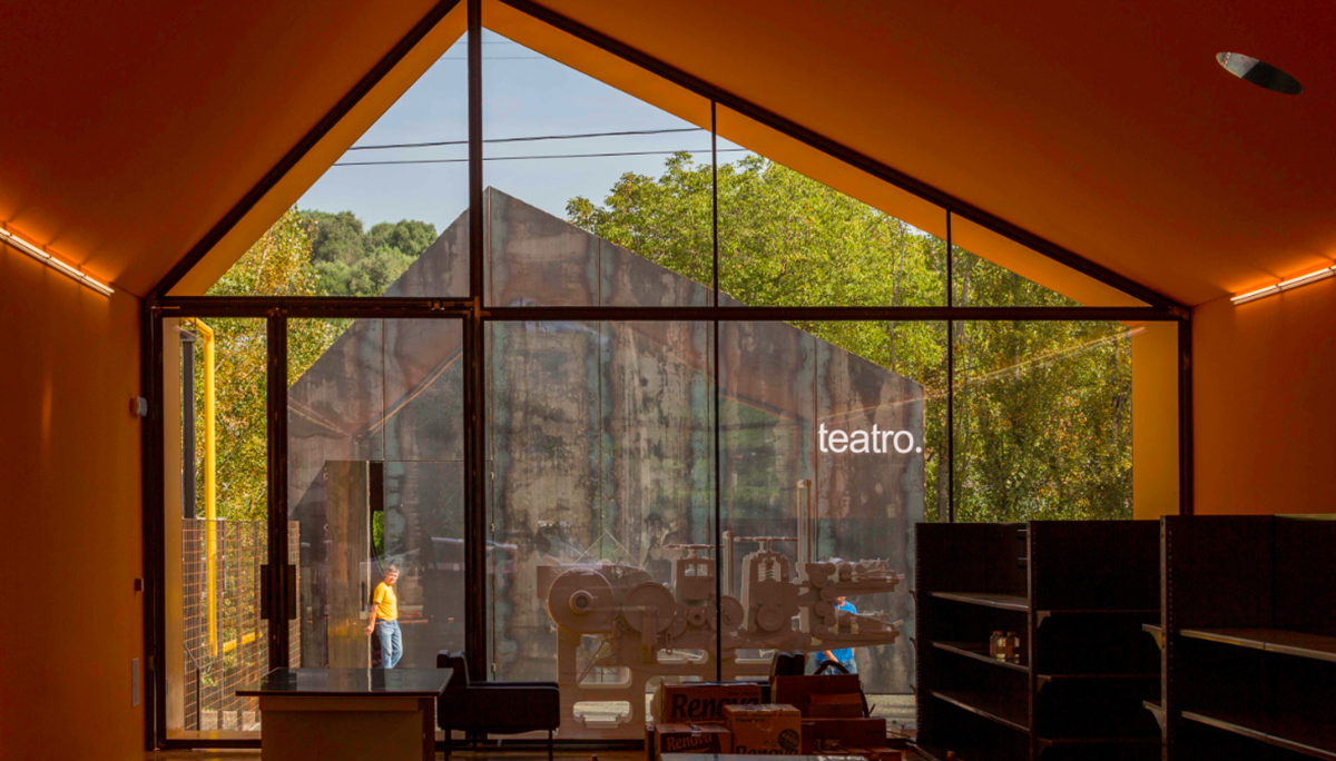 PHYD Arquitectura completes Renova Store and Theatre in Portugal