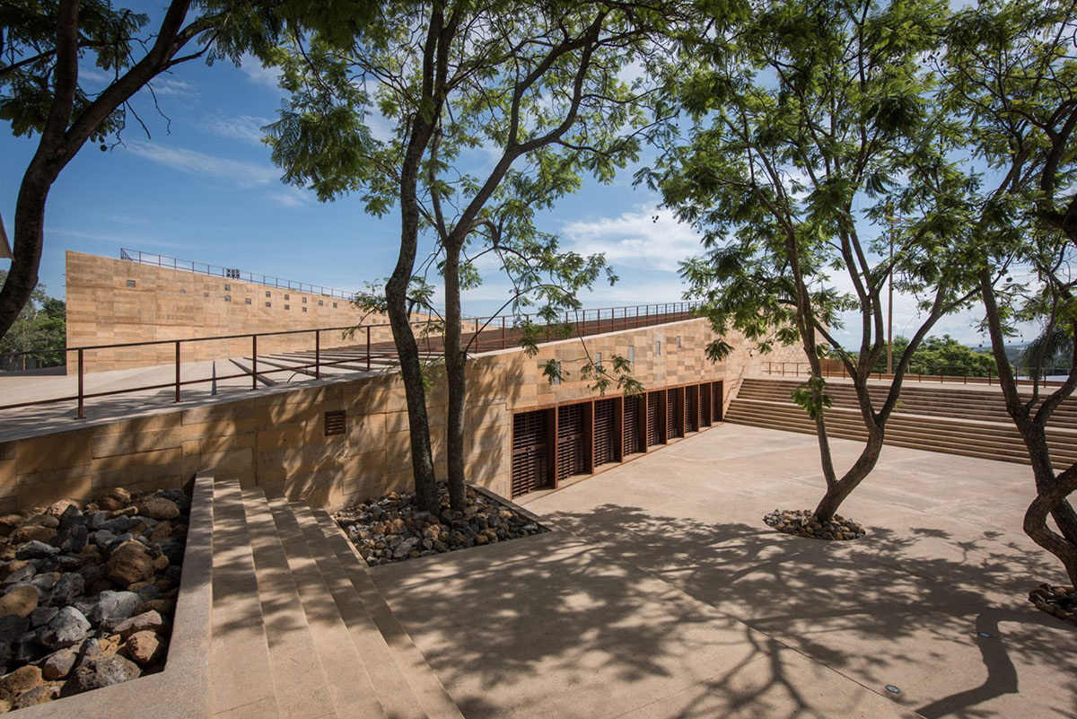 Isaac Broid and Productora's triangular Teopanzolco Cultural Center wins Oscar Niemeyer Award