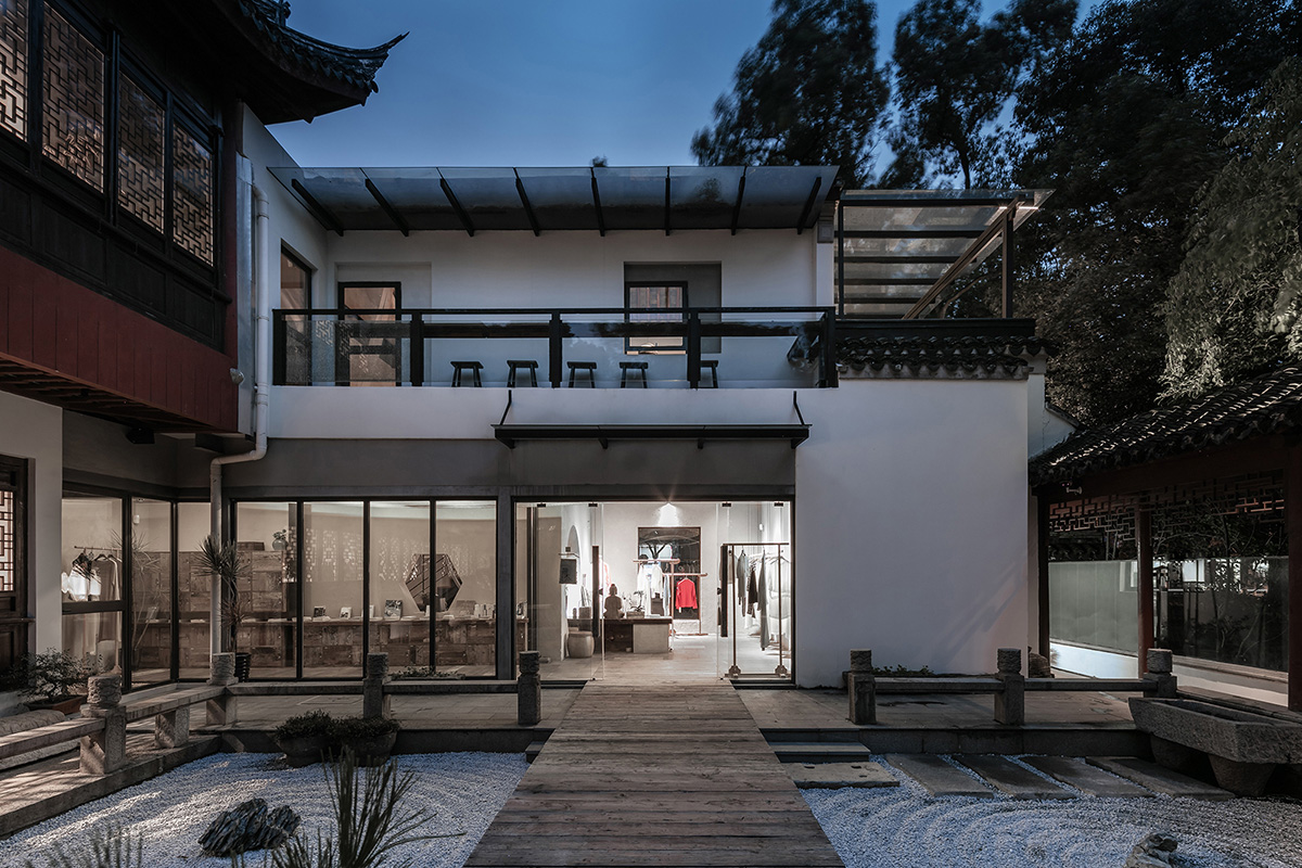 Yiduan Shanghai Interior Design Combined Zenist Spirit into the Headquarters of a Clothing Brand