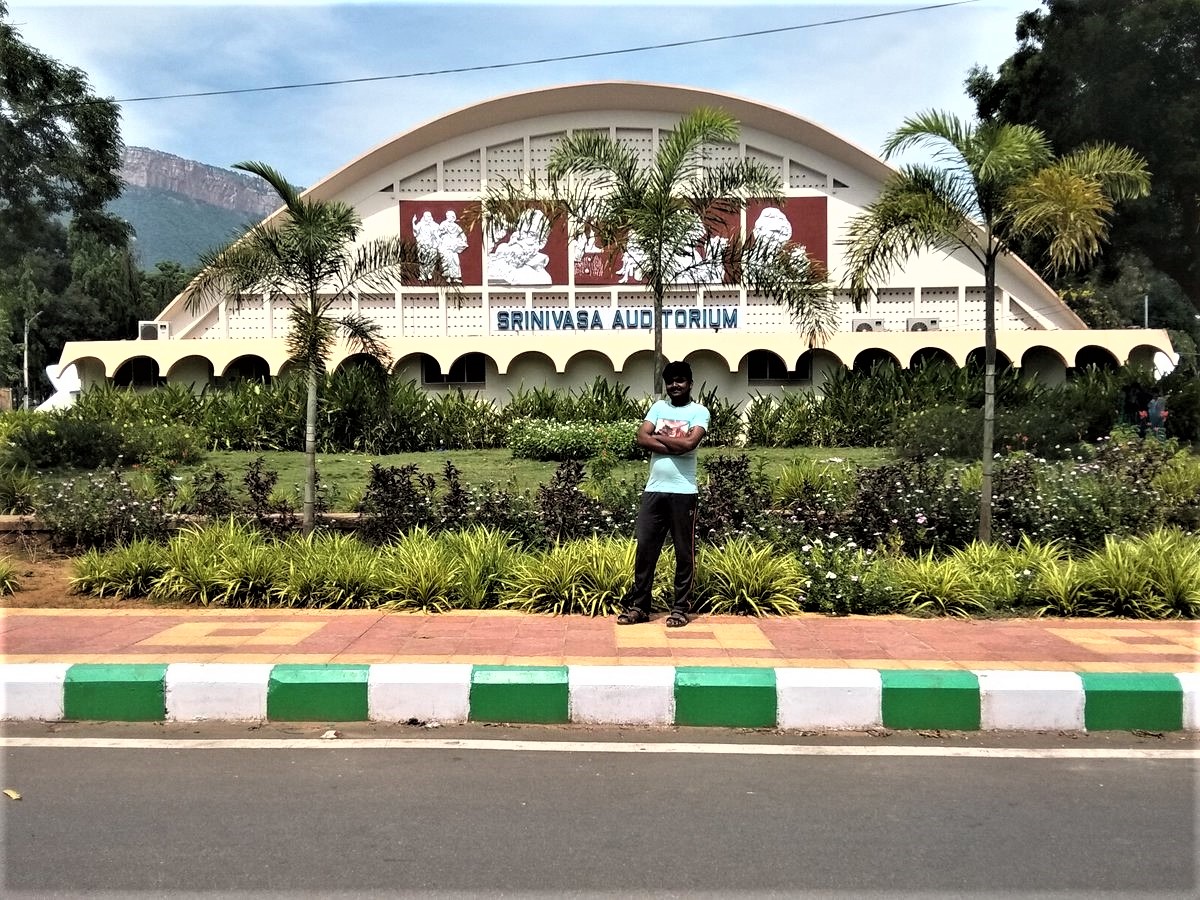 A Tribute To SL Chitale - A Noted Architect Who Pioneered Hyperbolic Paraboloid Structure In India
