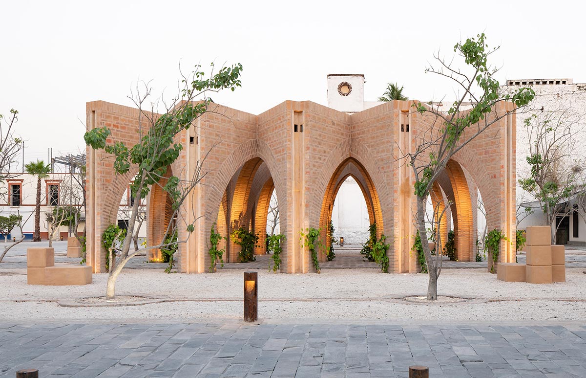 MMX revives public space with monolithic brick arcades in Jojutla, Mexico
