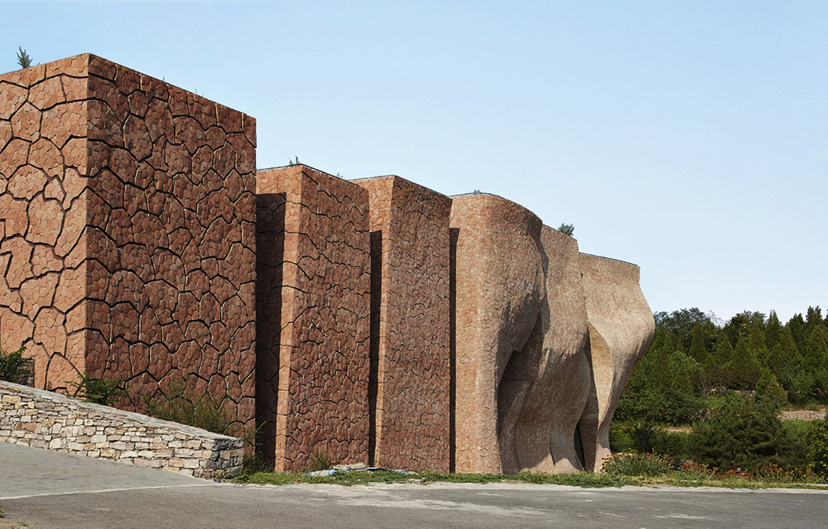 Zhang Hua Architecture's fractal sculptural volumes for a gallery refer to spatial evolution process