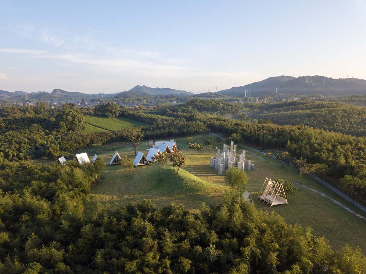 Wiki Tribe cabins, made of modular wooden system, have been built with local participants in Huzhou