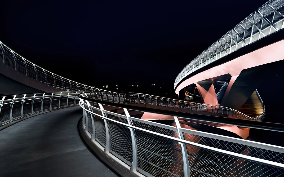 SCSJ completes intertwined and wavy pedestrian bridge in