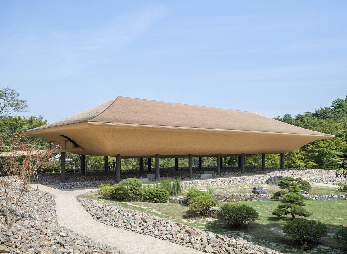 A well-contoured art pavilion is built to remind a historical tragedy in Hiroshima