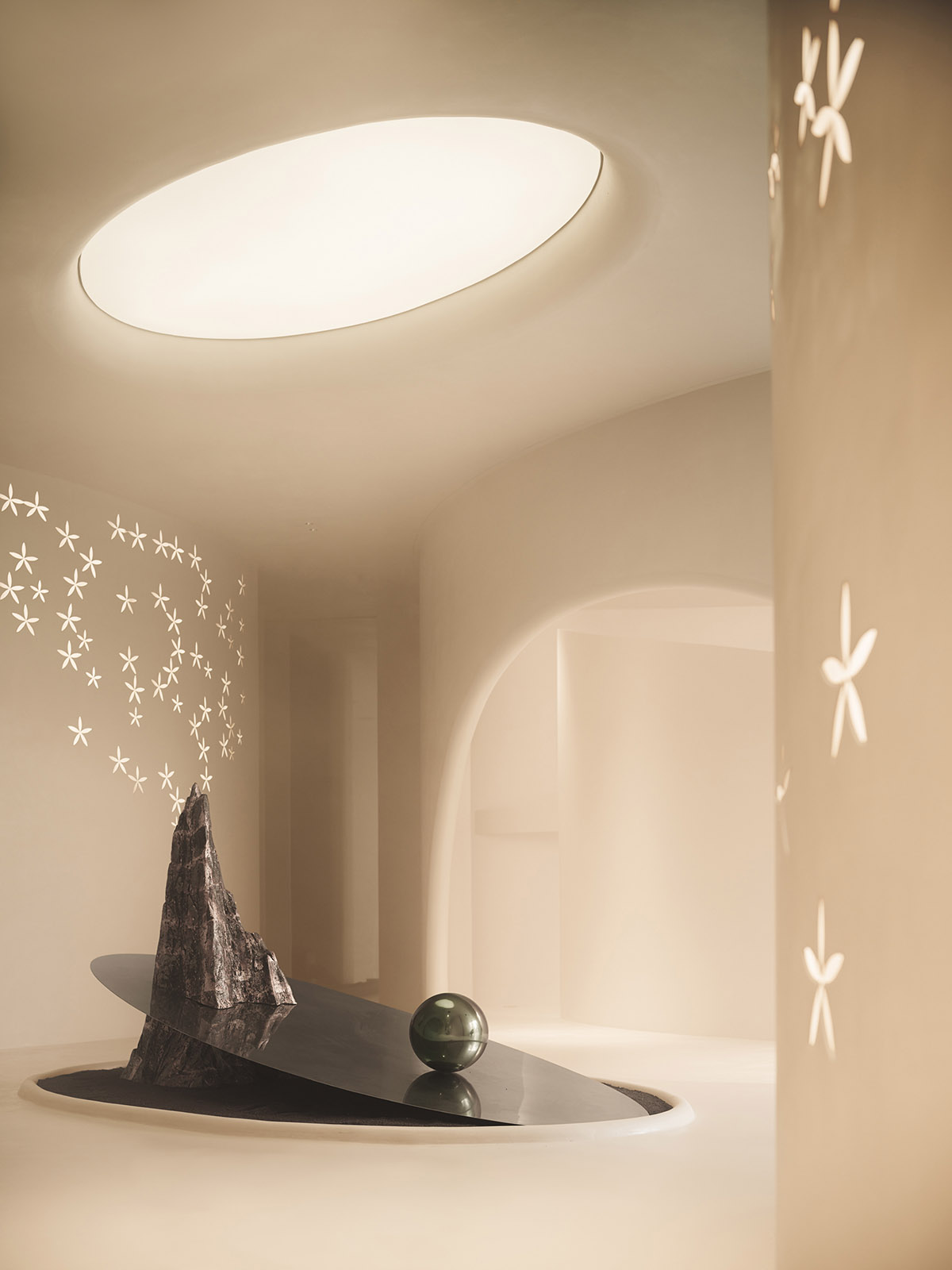 Undulating and smooth walls form this retail store by Panda NANA in Jinan, China