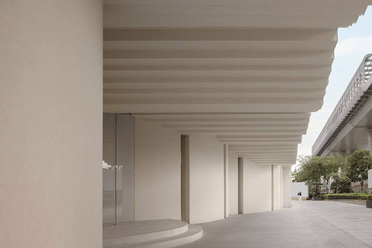 Simple Art Museum features wave-like roof mimicking rippling waters in Hefei