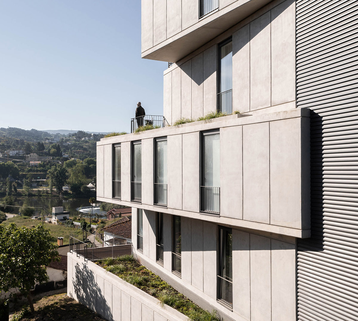 Concrete Brutalist-Like Beauty Sprouts Up the Ground 