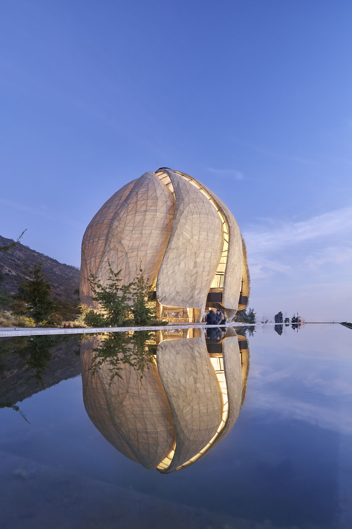 Hariri Pontarini Architects' Baha’i Temple of South America wins 2019 RAIC International Prize