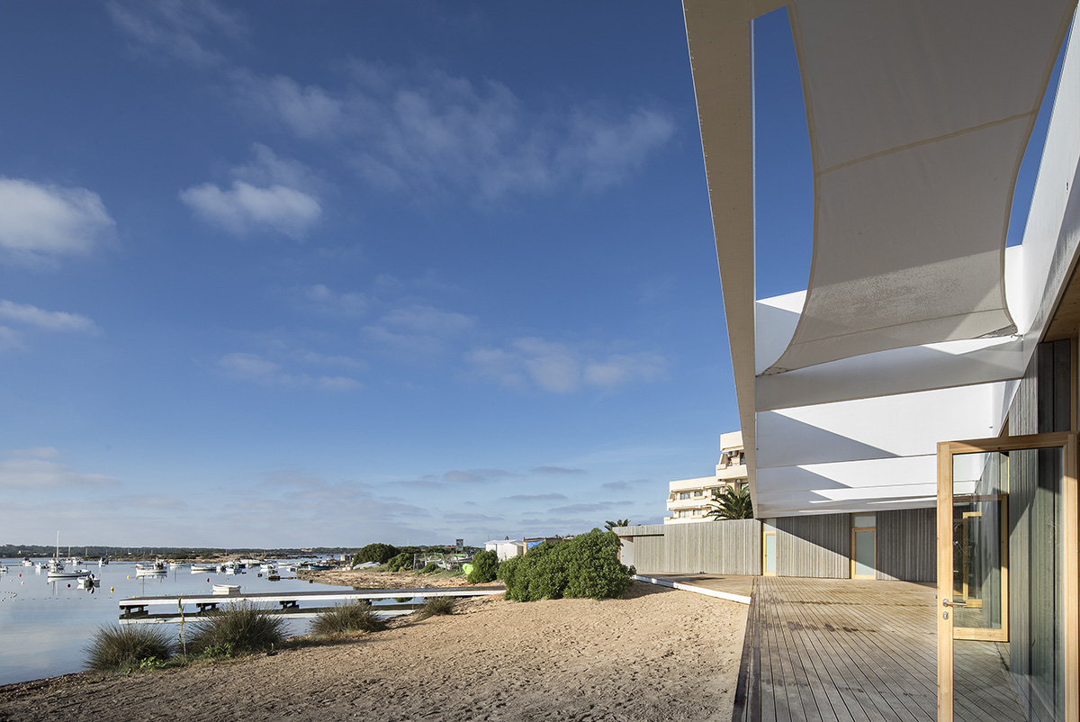 Marià Castelló Architecture completes Water Sports Center with permeable geometry in Formentera