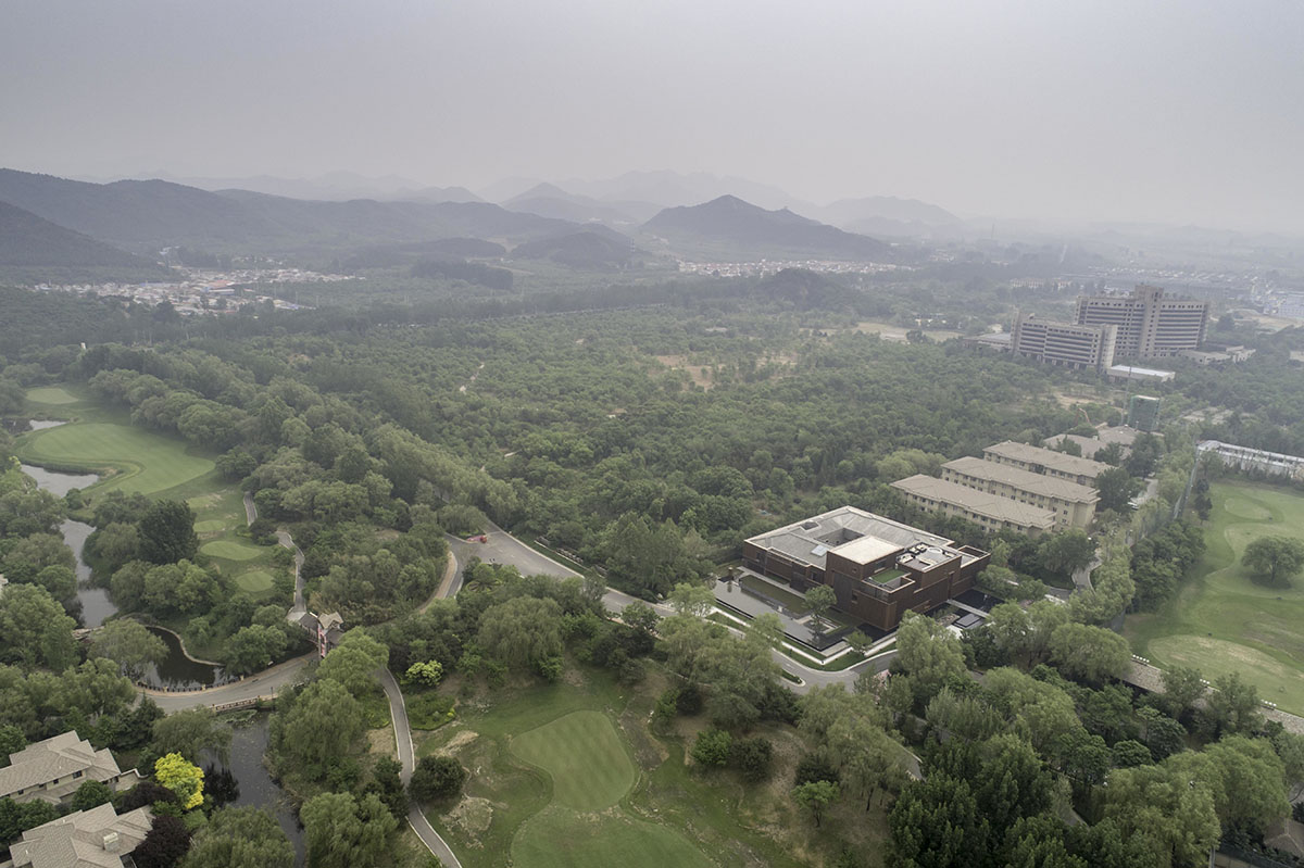 Neri&Hu clads cultural center with aluminum panels that