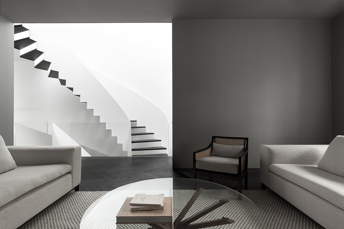 la SHED architecture creates sharp contrast for Maison du Parc in Montr&eacute;al