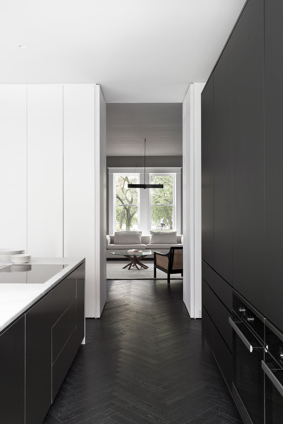 la SHED architecture creates sharp contrast for Maison du Parc in Montr&eacute;al