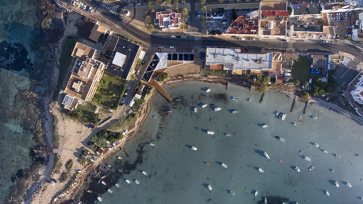 Marià Castelló Architecture completes Water Sports Center with permeable geometry in Formentera