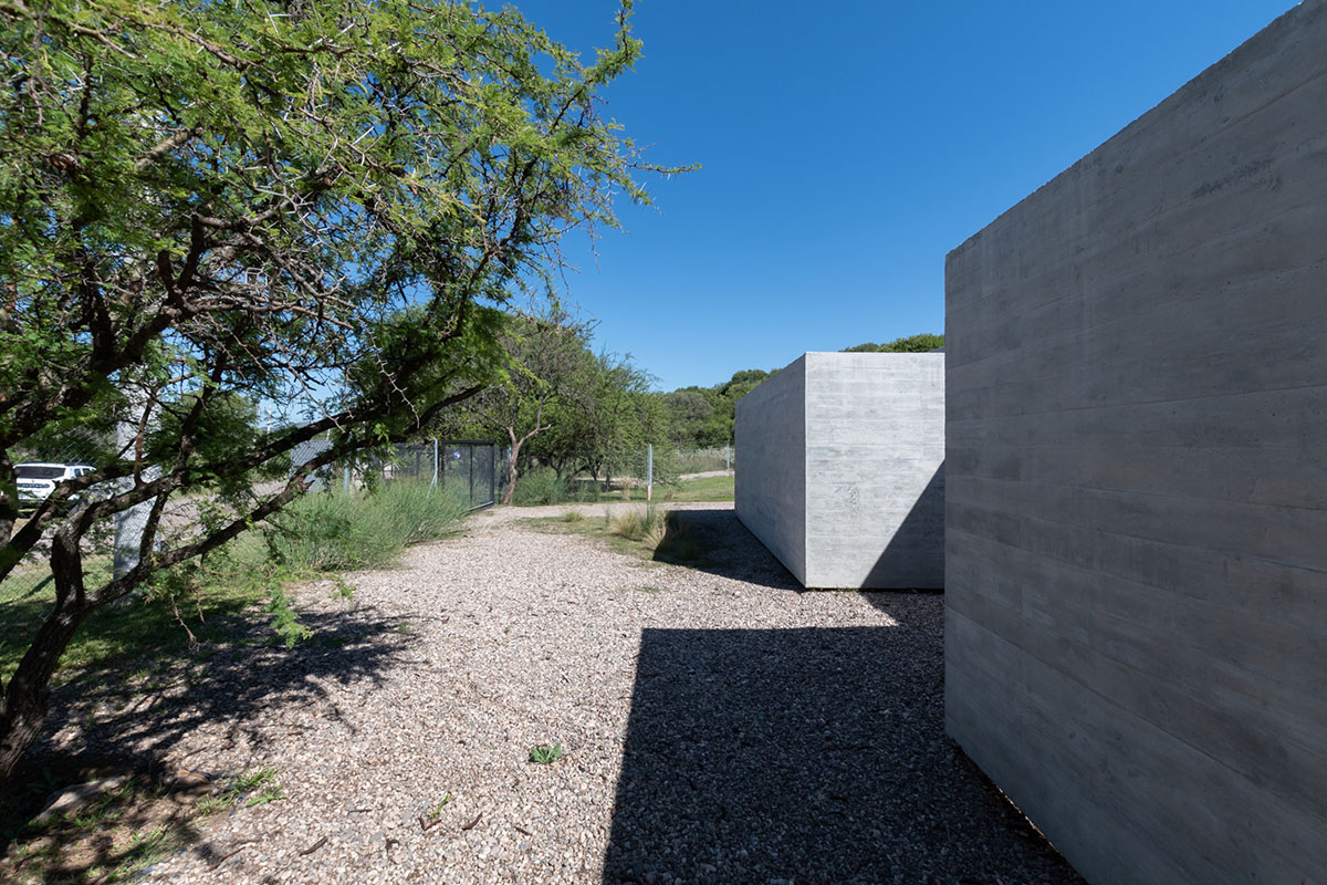GRUPO Studio completes House SI in Córdoba, Argentina