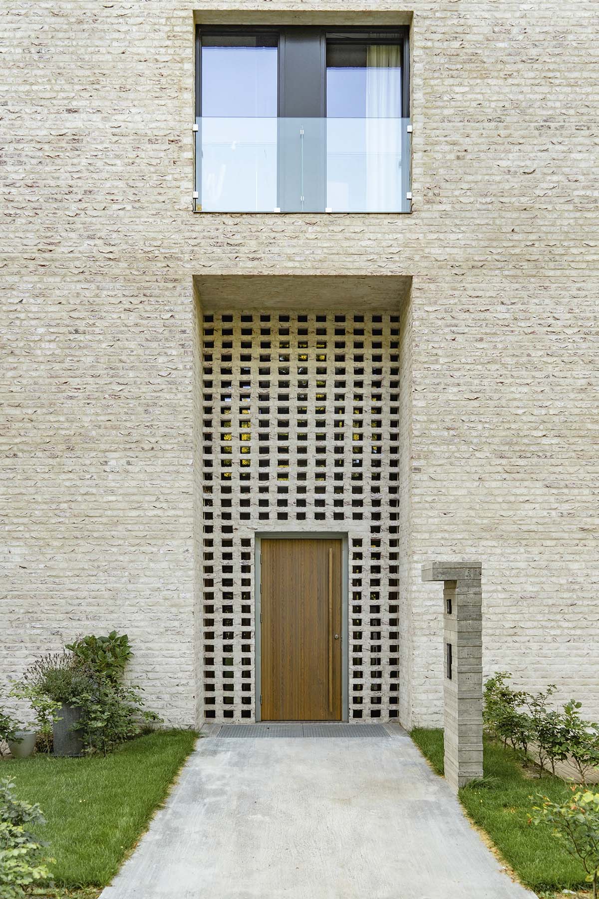 Reiulf Ramstad Architects completes Oslo residential complex with hand-made bricks