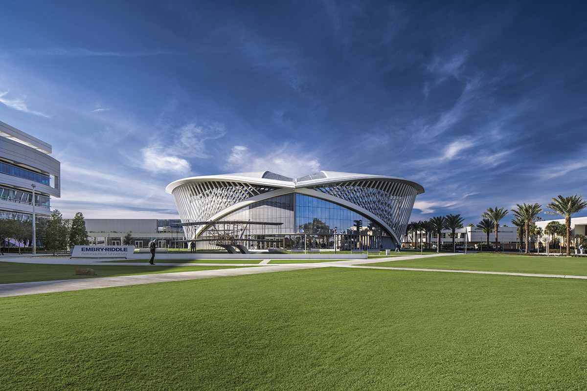 ikon.5 architects designs student union with soaring form expressing flight on Daytona Beach