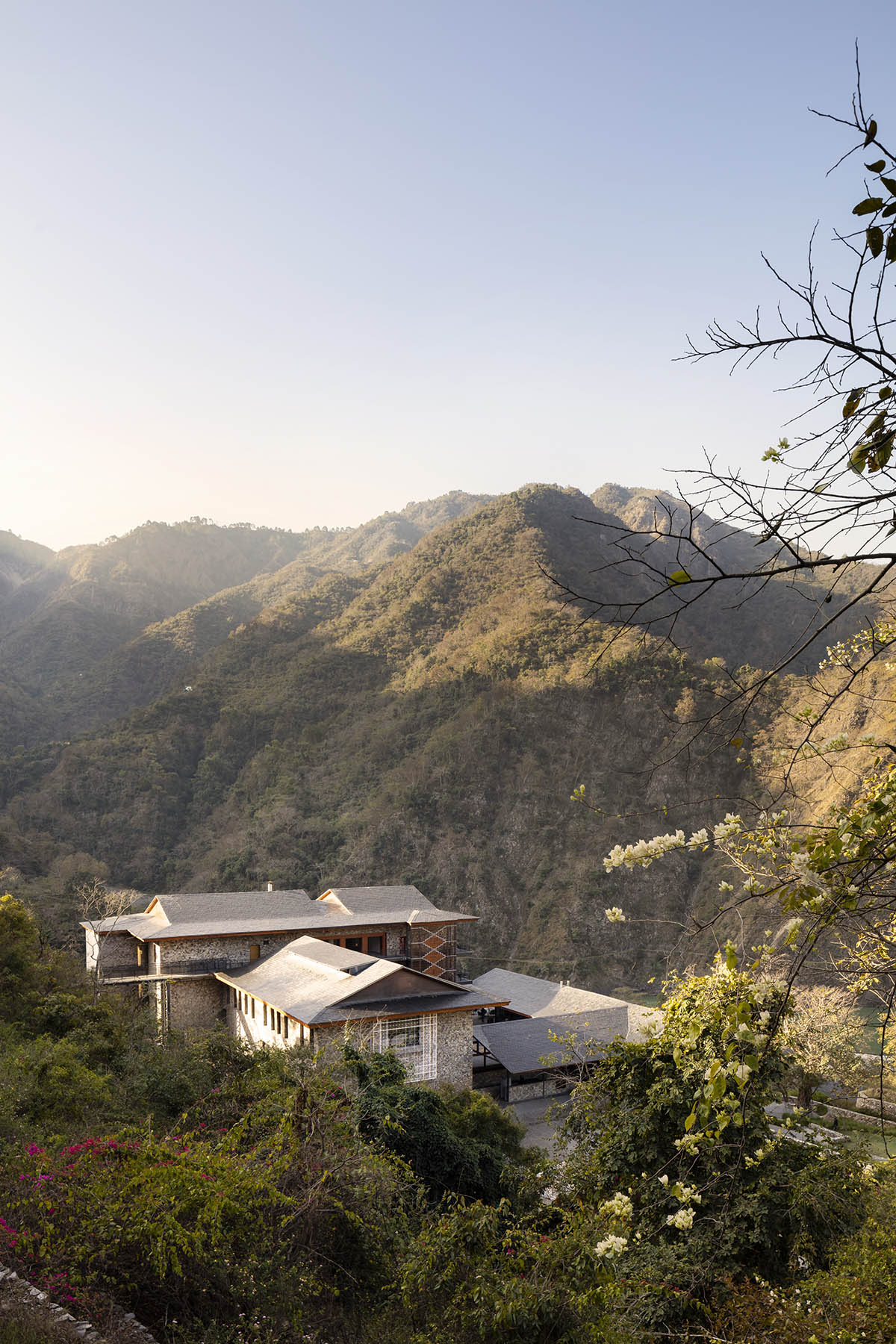 yh2 and Edifice Consultants' resort and spa complex inspired by rugged mountain topography in India