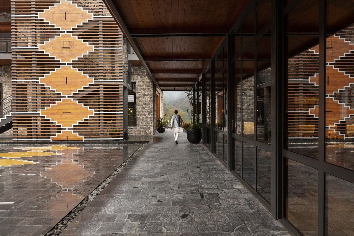 yh2 and Edifice Consultants' resort and spa complex inspired by rugged mountain topography in India