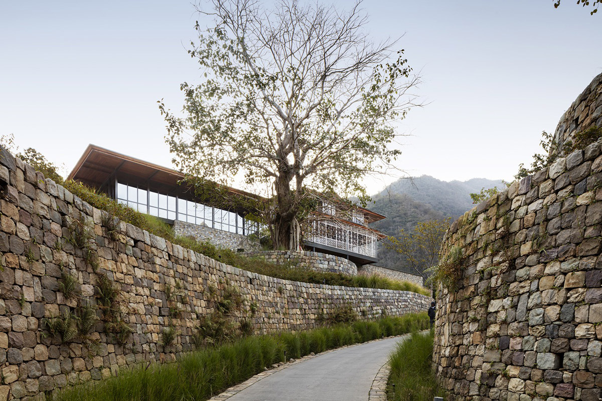 yh2 and Edifice Consultants' resort and spa complex inspired by rugged mountain topography in India