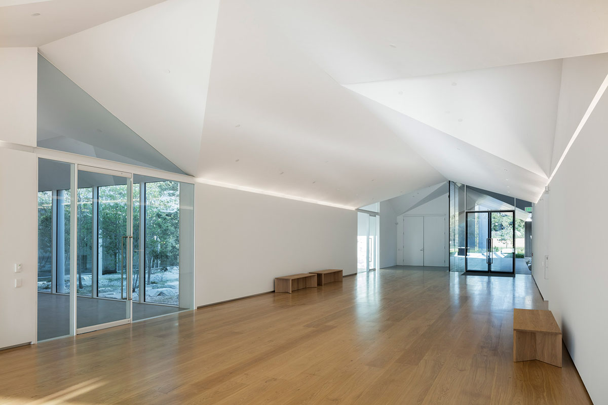 Johnston Marklee-designed freestanding Menil Drawing Institute is enriched with spacious courtyards