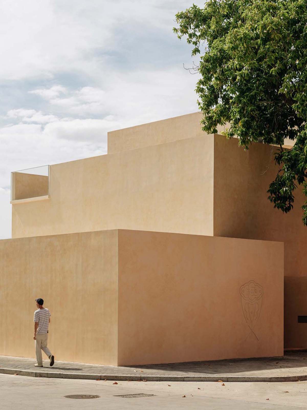 Ladder-Like sandalwood yellow volumes form Buddha artist's exhibition space and studio in China