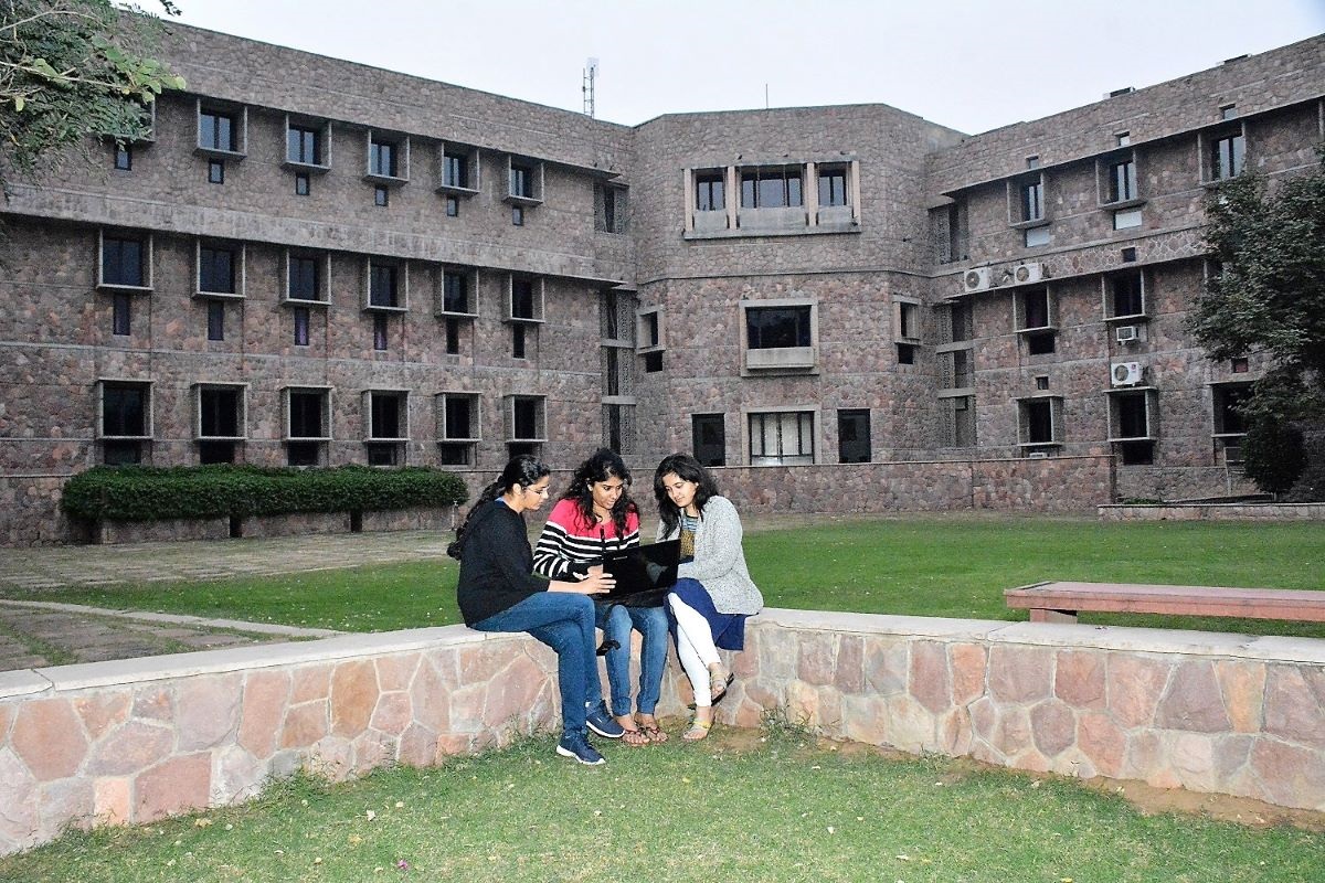 Ashok B Lall's IIHMR, Jaipur Is An Exemplar Of Critical Regionalism & Environmental Sustainability