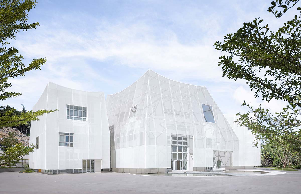 Wutopia Lab built an art gallery enveloped by Ferrari membranes to resemble