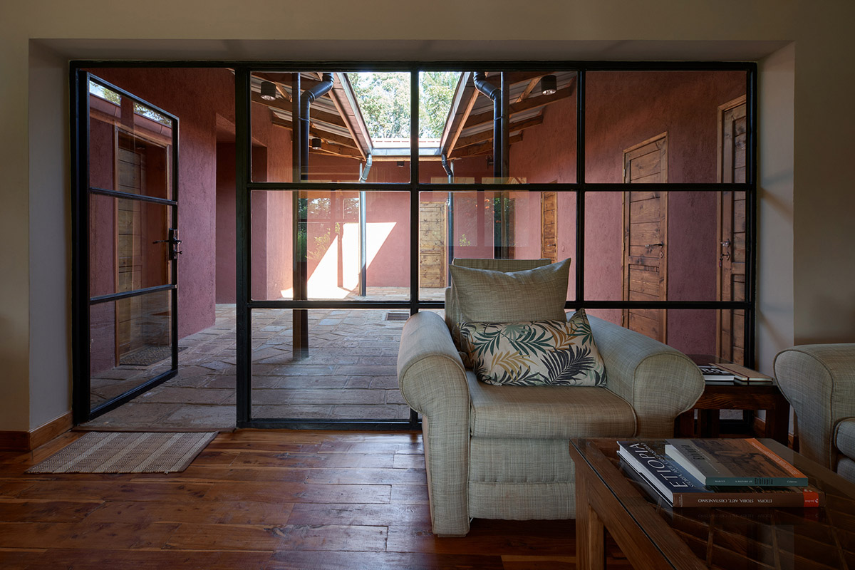 Ethiopian campus by StudioBenaim is dedicated to street children and features local elements