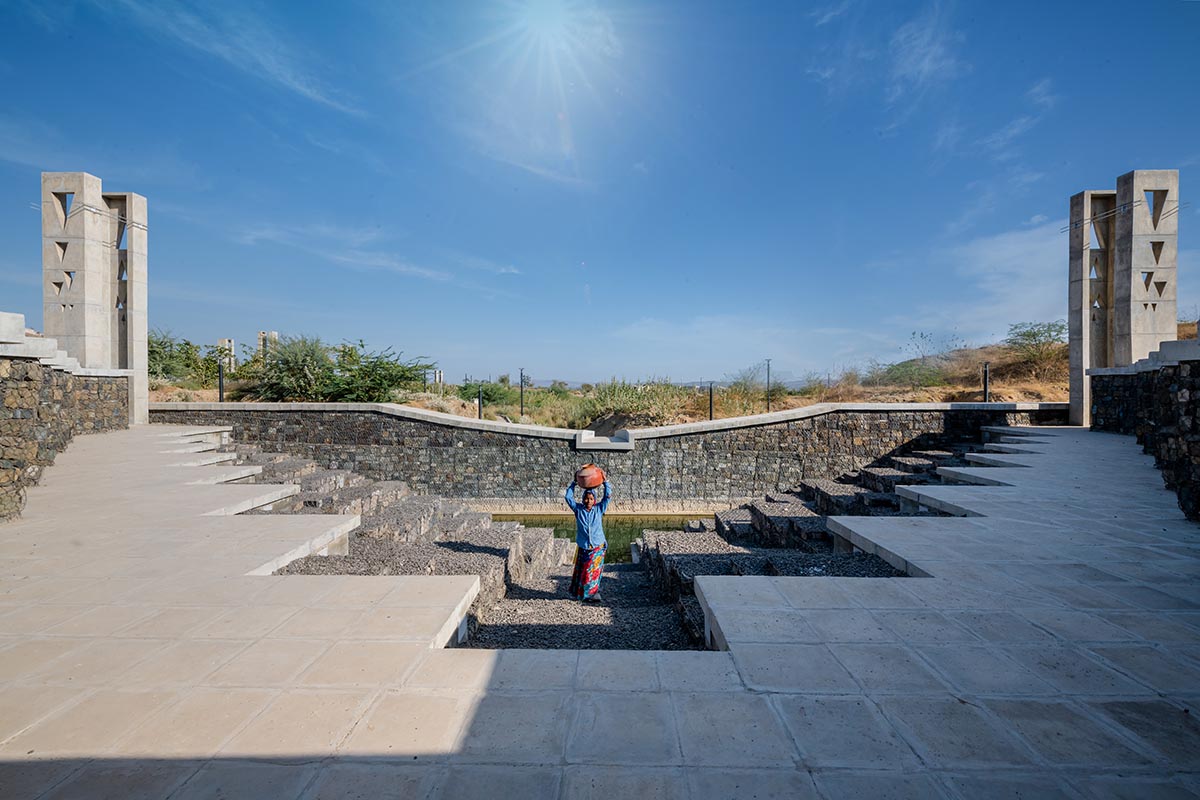 Vastushilpa Sangath built circular Smritivan Earthquake Memorial on Bhuj hilltops 