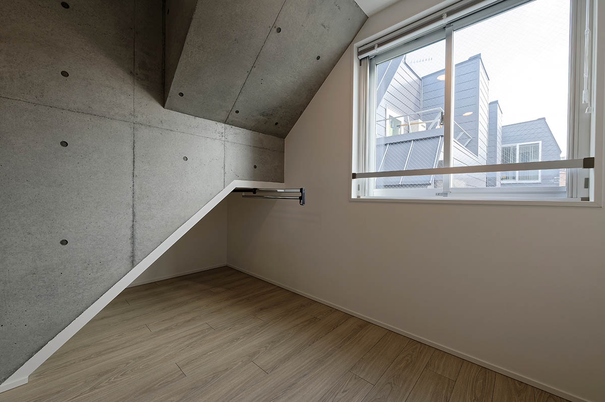 Ryuichi Sasaki Architecture built staircase-linked layered housing in Tokyo 