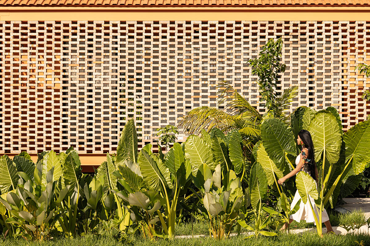 Pupunha House offers skyward oasis amidst a lush landscape in Manaus